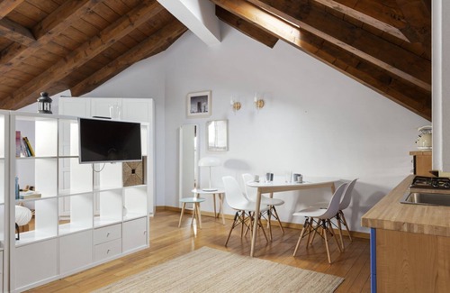 Porta Garibaldi Apartment | Chic Loft Living in Via Farini