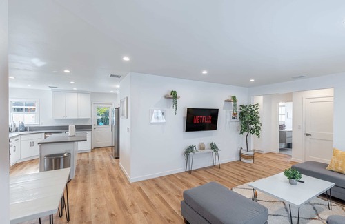 Encino House | *Chic Lux New Build w/Htd Pool, Firepit, BBQ*