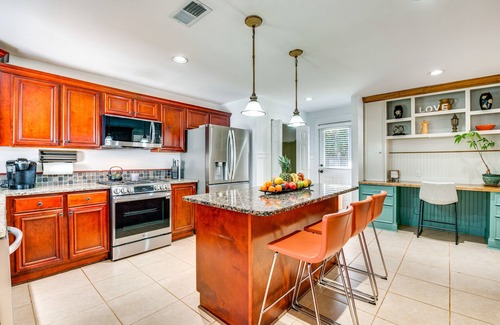 Marietta House | Chic Marietta Getaway w/Fire Pit & Grill!