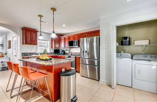 Marietta House | Chic Marietta Getaway w/Fire Pit & Grill!