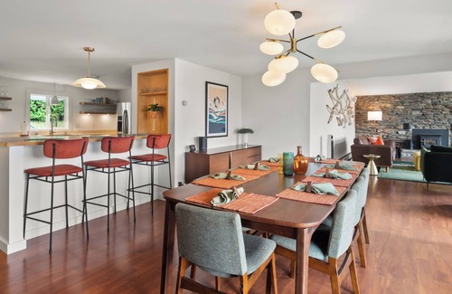 Malletts Bay House | Chic Mid-Century Modern Retreat: Steps from Beach & Bike Path