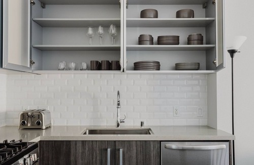Mid-Wilshire Apartment | Chic Mid-Wilshire Studio w/Pool & Spa, nr Shops & Dining, by Blueground