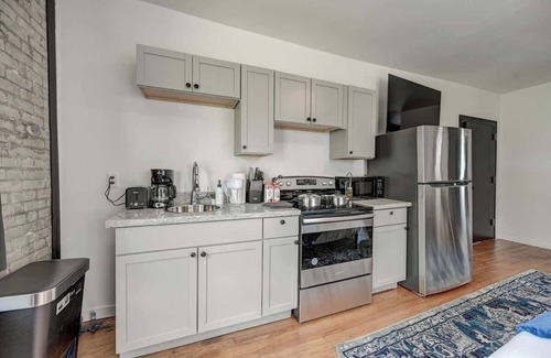 Lower East Side Apartment | Chic Milwaukee Studio, Walk to Beach & Brady St Eats