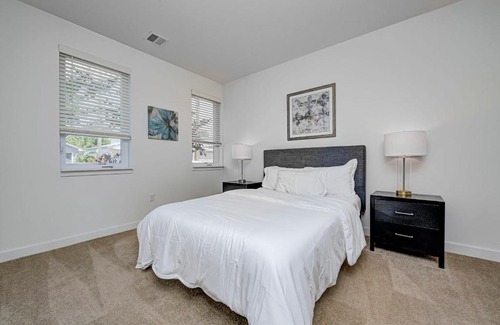 Fountain Square Apartment | Chic Modern 2BR & 2BA Apartment by Stay Gia