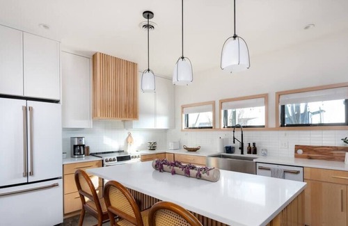 Shelby Hills House | Chic + Modern 3bd Home in East Nash! 8 min-> DT!