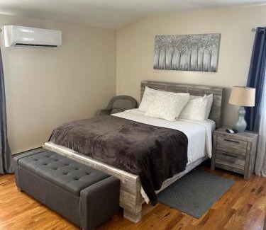 South Jamaica House | Chic modern bedroom 5 mins from JFK
