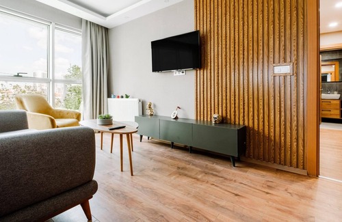 Yakuplu Apartment | Chic, Modern Flat Near Torium Mall in Beylikduzu