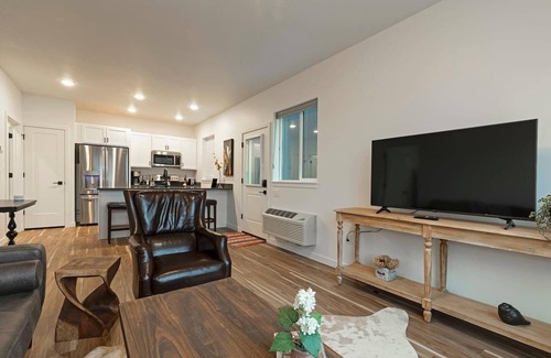 Heart of Missoula Condo | Chic Modern Flat - Walking Distance to Downtown Missoula!