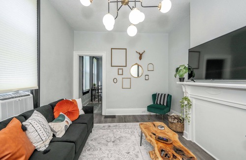 Walnut Hills Apartment | Chic, Modern Gem with Style – Walnut Hills Wonder! Walk to Dining & More