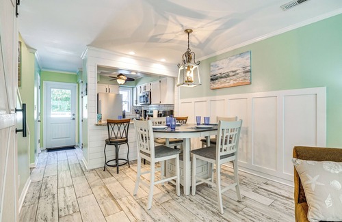 Murrells Inlet House | Chic Murrells Inlet Getaway ~ 2 Mi to Marsh Walk!