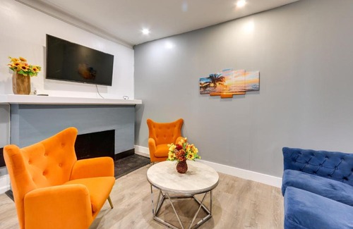 Weequahic House | Chic Newark Vacation Rental 3 Mi to Airport!