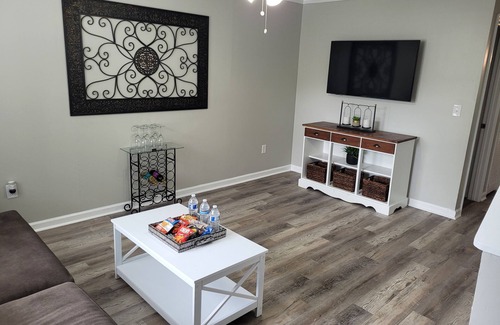 North Charleston House | Chic, newly renovated townhome