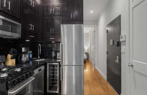 Manhattan Valley Apartment | Chic NYC Retreat by Central Park