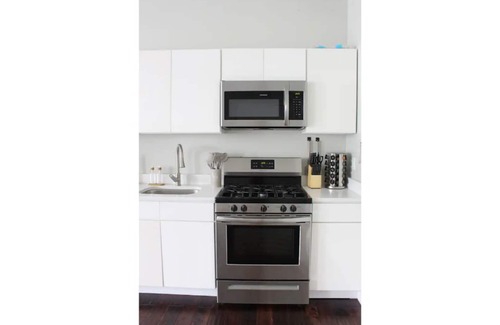Albany Apartment | Chic, Renovated Brownstone in Prime DT Albany