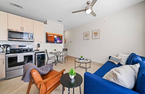 Fort Worth Apartment | Chic Retreat | Poolside Comfort Near TCU