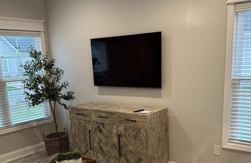 Thomasville House | Chic Retreat Summary: