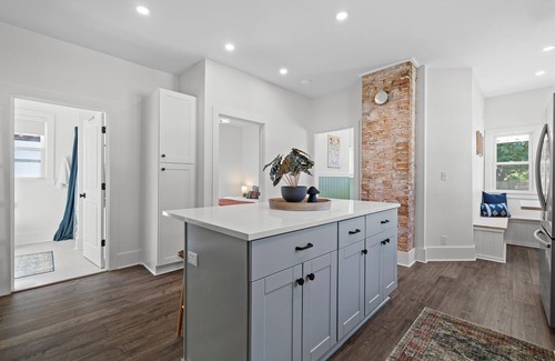 Oconomowoc House | ✨ Chic Retreat with Fire Pit- Near Downtown & Weddings Venues ✨