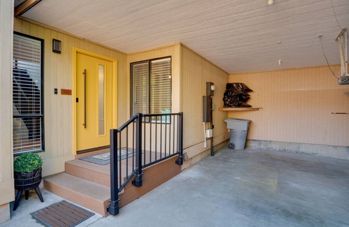 Richland House | Chic Richland Townhome w/ Community Amenities!