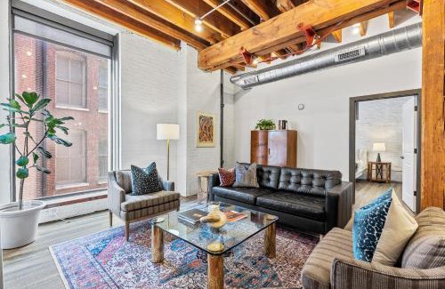 Downtown St. Louis Apartment | Chic Riverfront Loft - Fitness Center - Walk to Arch, Conventions