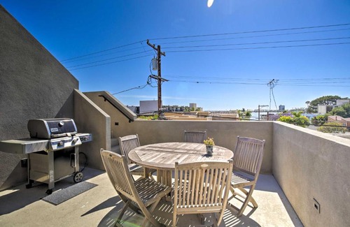 Crown Point House | Chic San Diego Abode Rooftop Balcony and Bay Views!