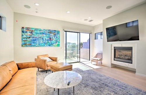 Crown Point House | Chic San Diego Abode Rooftop Balcony and Bay Views!