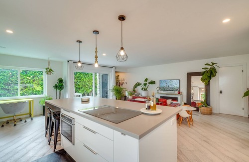 Oak Park Condo | Chic Santa Barbara Vacation Rental w/Patio!