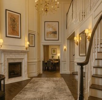 Sunset Park House | Chic Santa Monica House - Spa Hot Tub, Billiards, BBQ, Projector