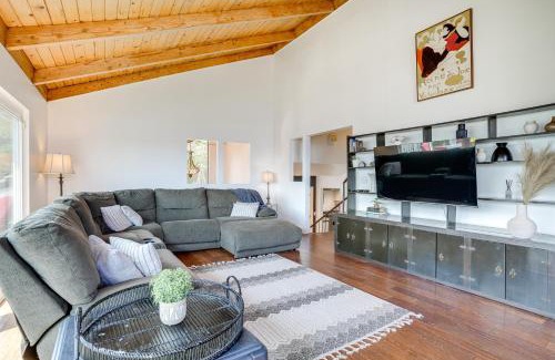 Santa Paula House | Chic Santa Paula Home with Mountain and City Views!