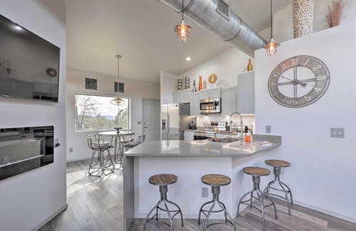 Sedona House | Chic Sedona Retreat: 2 Mi to Cathedral Rock Trail!