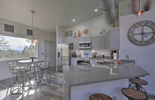 Sedona House | Chic Sedona Retreat: 2 Mi to Cathedral Rock Trail!