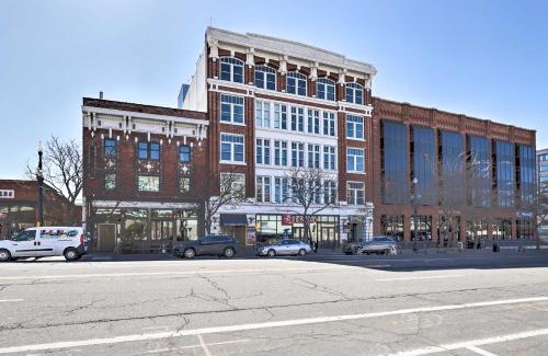 Rio Grande Apartment | Chic SLC Downtown Studio Loft Walk to Shops