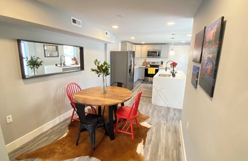 Downtown House | Chic Spacious Home 5 Mins To College & Frederick Health