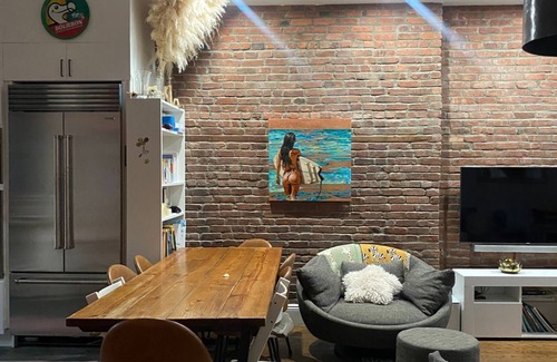 Harsimus Cove House | Chic & Spacious NYC style townhome in Jersey City - Sleeps 10 adults