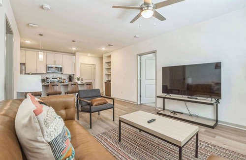 Clemson Apartment | Chic Stay 3 Mins to Hartwell Village + Pool