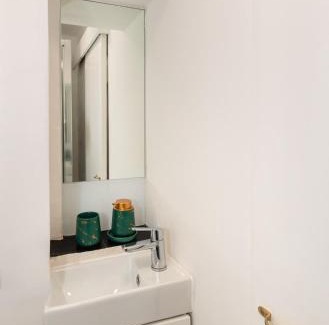 Kensal Green Apartment | Chic Studio Apartment, Bus 18 to Euston in 30 min.
