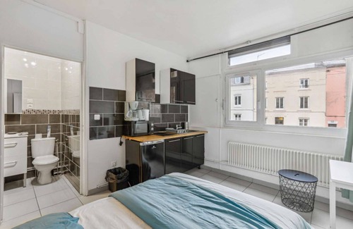 Gare-Jouvenet Apartment | Chic Studio Centre-ville