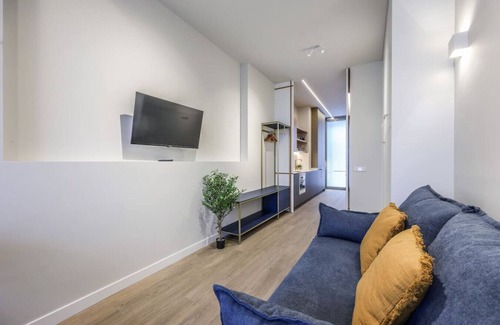 Chueca Apartment | Chic Studio Steps from Gran Vía, Madrid