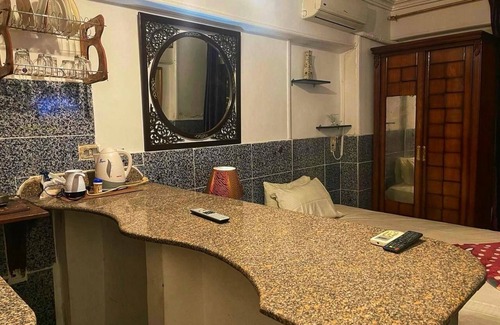 Zamalek Apartment | Chic studio with AC and WiFi in enchanting Cairo Governorate