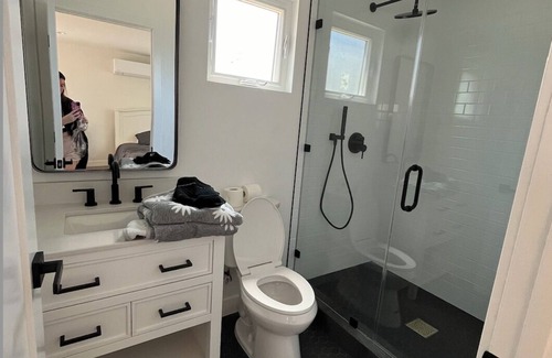 Miracle Mile Apartment | Chic studio with WiFi and AC in fabulous Los Angeles