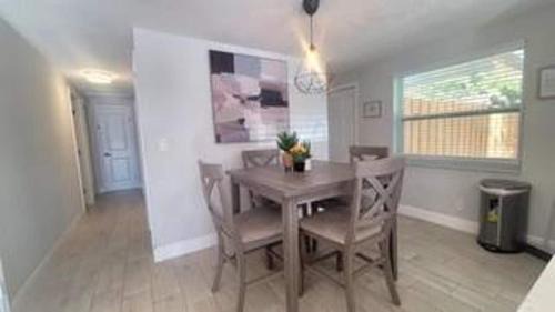 East Tampa House | Chic & Stylish House In Tampa Ybor&busch