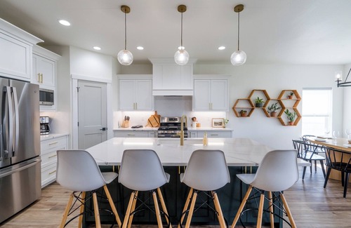 Kimberly House | Chic & Stylish/King bd/Fireplace
