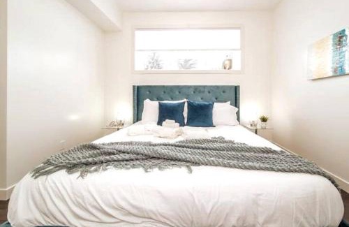 Jasper Place Apartment | Chic Suite - Long Stays - King Bed - Fireplace & WiFi