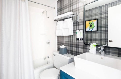 Steamboat Springs Hotel | Chic Suite Steps to Gondola: Heated Pool & Hot Tub Await Your Stay! Pets Welcome