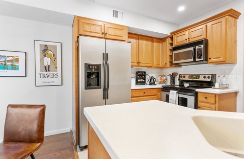 Ballston Spa House | Chic Townhouse Near SPAC, Restaurants, 3 bedrooms, King Beds, Pet Friendly