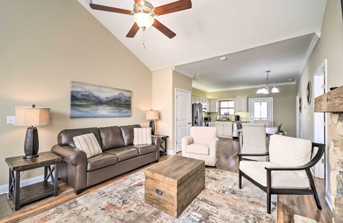 Townsend Condo | Chic Townsend Condo w/Saltwater Pool!