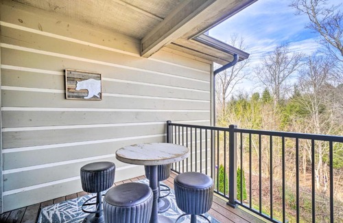 Townsend Apartment | Chic Townsend Condo with Saltwater Pool!