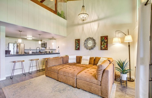 Waikoloa Condo | Chic Waikoloa Condo w/Lanai + Complex Pools!
