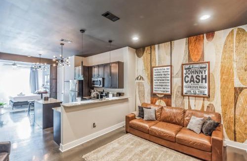 West End House | Chic West End Loft Right Next Door to Vanderbilt