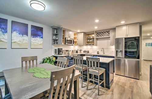 Grayland House | Chic Westport Getaway w/Hot Tub & Fireplace!