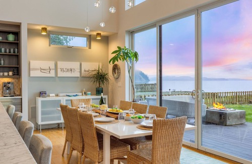 Coupeville House | Chic Whidbey Island Waterfront Home w/Hot Tub, Firepits + Views